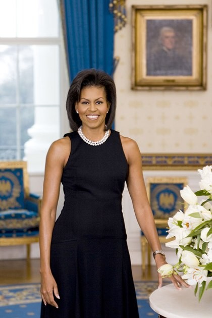 Bà Obama chọn váy Michael Kors khi chụp ảnh chân dung Đệ nhất phu nhân tại nhiệm kỳ thứ nhất..